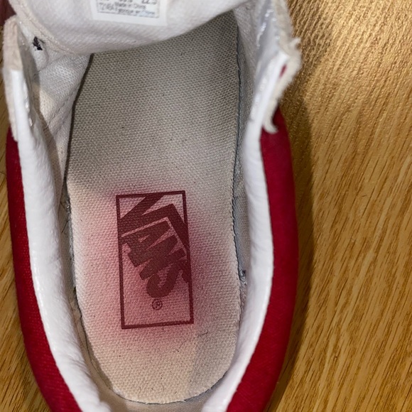 Vans - Picture 2 of 5